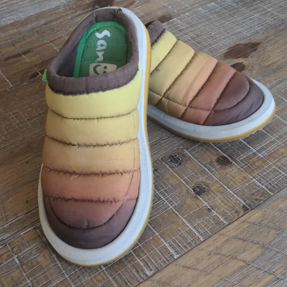 Sanuk Shoes Sanuk Lil Puffer N Chill Low Slippers Poshmark